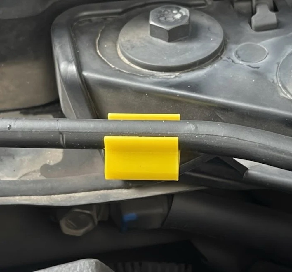 Renault Laguna 3 kaput destek çubuğu klipsi