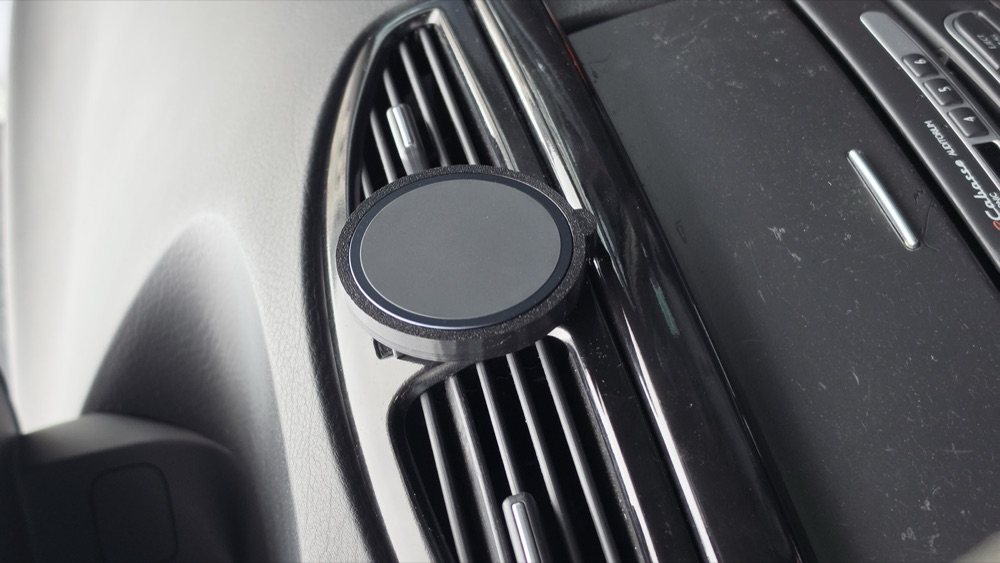 Renault Laguna II için MagSafe telefon tutucu aparatı görsel 2