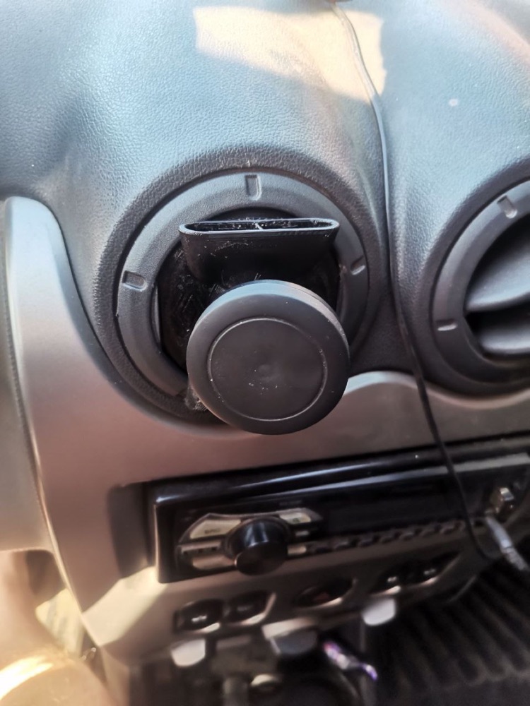 Renault Logan telefon tutucu