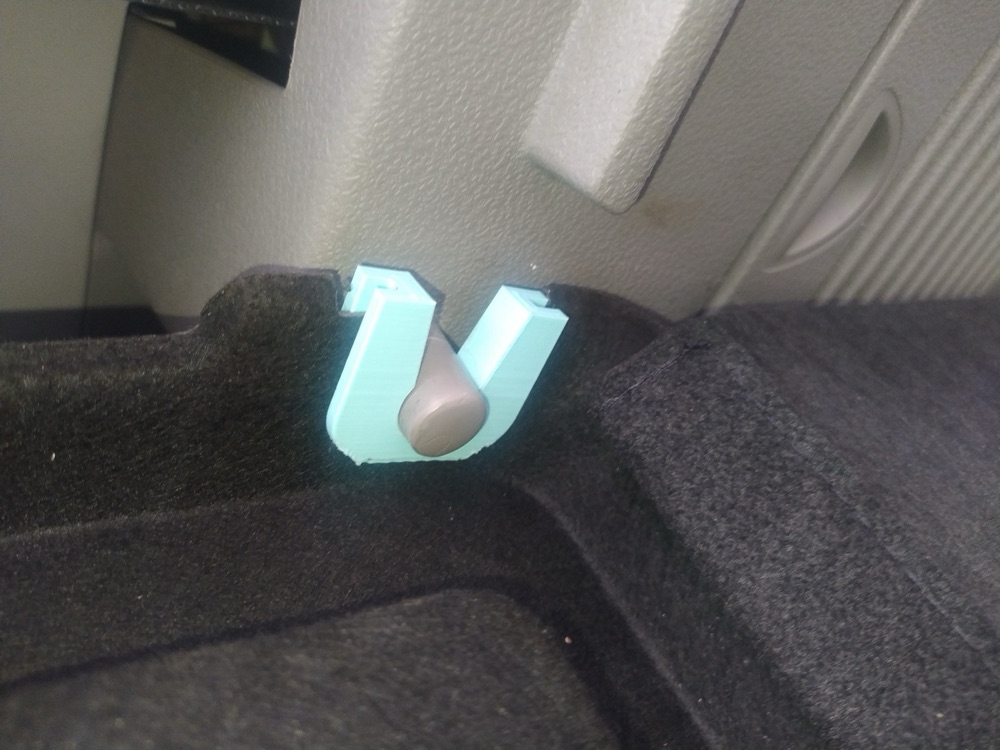 Renault Modus bagaj perdesi klipsi