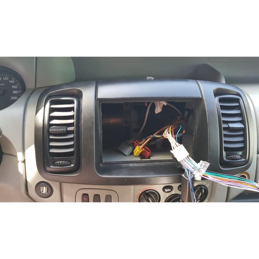 Renault Trafic 2 Double Din Radyo Çerçevesi görsel 4