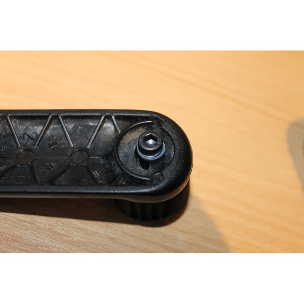 Renault Trafic Cam Açma Kolu Başlığı görsel 2