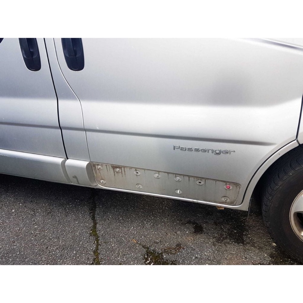 Renault Trafic II Kapı Çıtası Klipsi görsel 3
