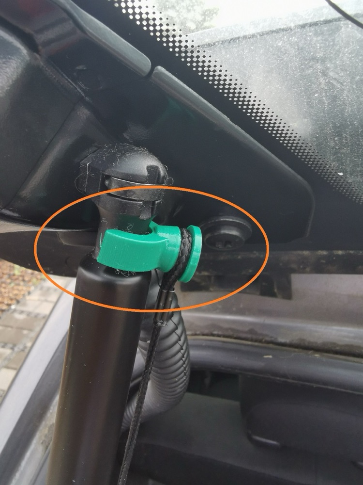 Renault Twingo 3 arka bagaj perdesi klipsi