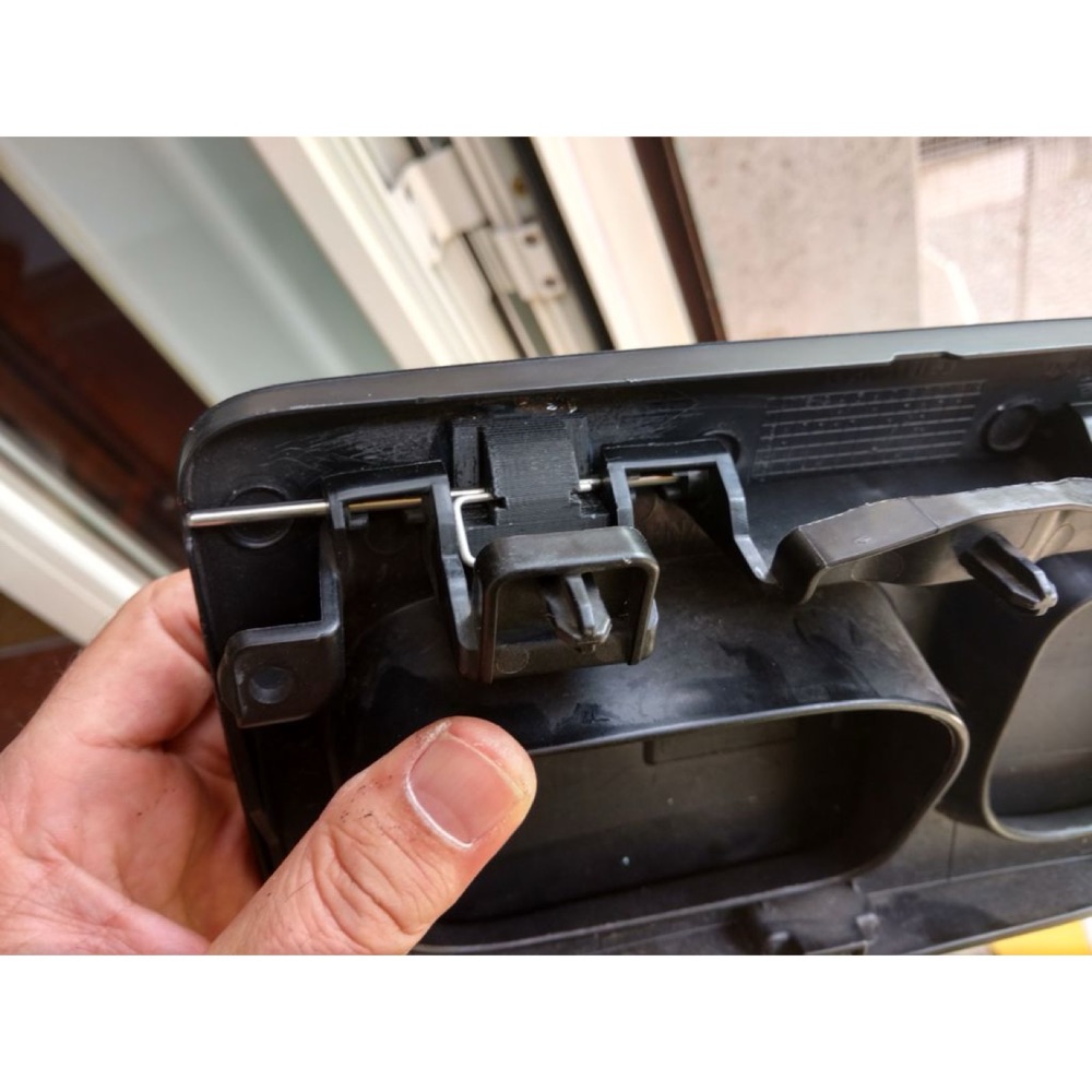Renault Twizy Ön Panel Menteşesi