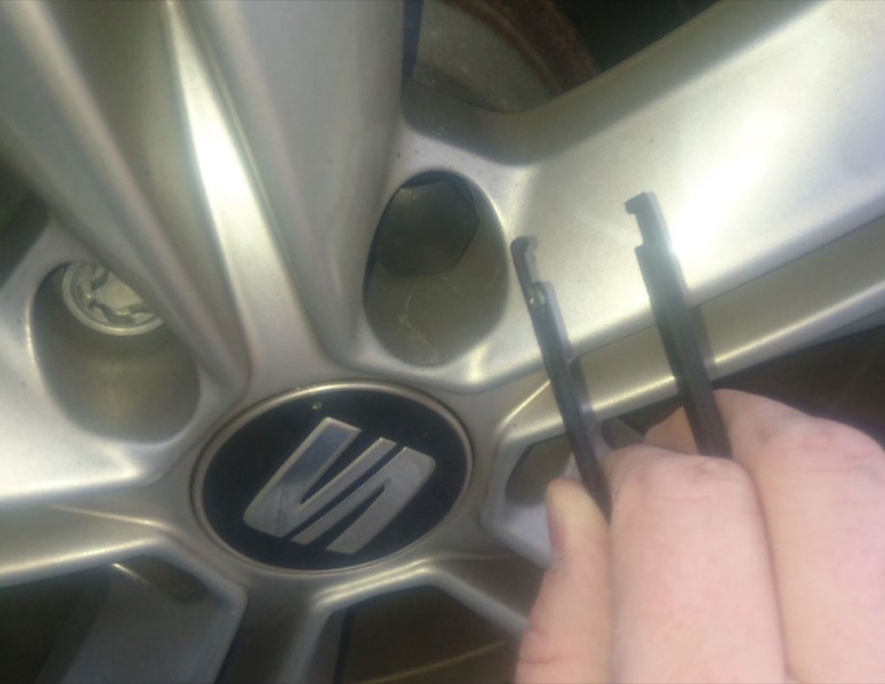 Seat ve VW Uyumlu Bijon Kapağı Sökme Aparatı görsel 2