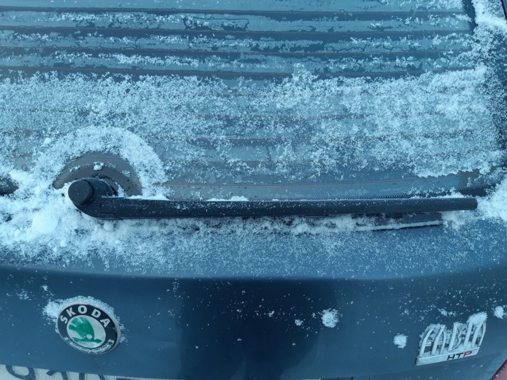 Skoda Fabia Arka Silecek Kapağı görsel 2