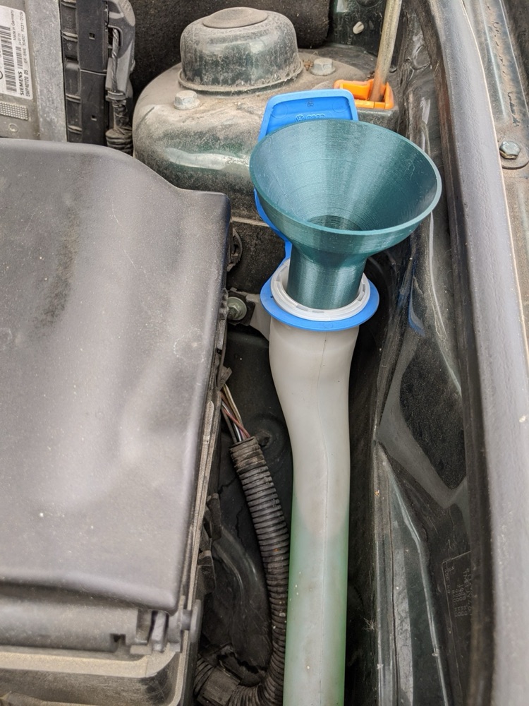 Skoda Fabia Cam Suyu Dolum Hunisi