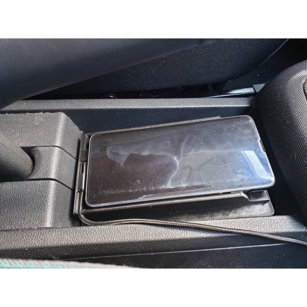Skoda Fabia Uyumlu Orta Konsol Telefon Tutucu görsel 2