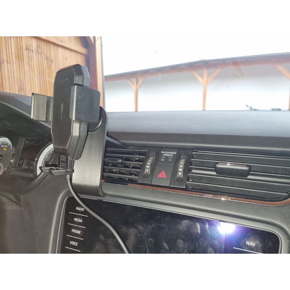 Skoda Octavia 3 Uyumlu Torpido Telefon Tutucu Aparatı görsel 2