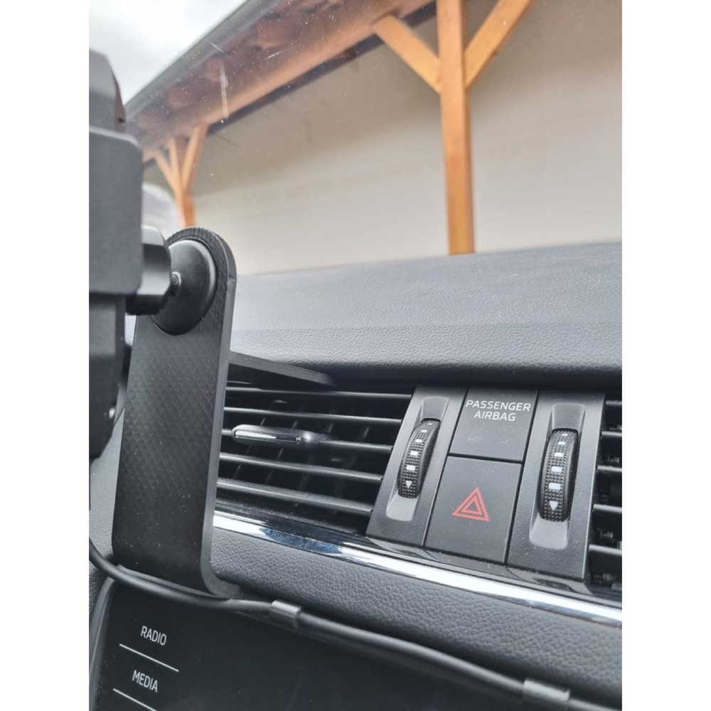 Skoda Octavia 3 Uyumlu Torpido Telefon Tutucu Aparatı görsel 3