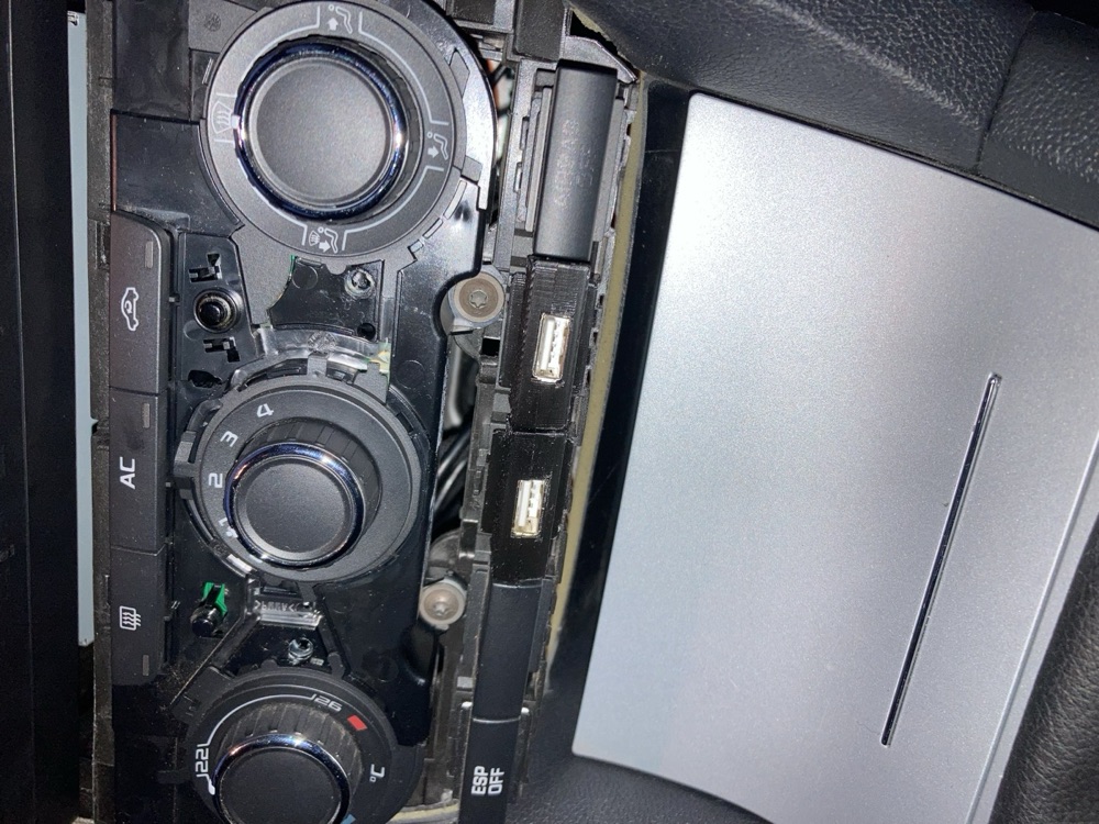 Skoda Octavia II USB Panel Buton Aparatı görsel 4