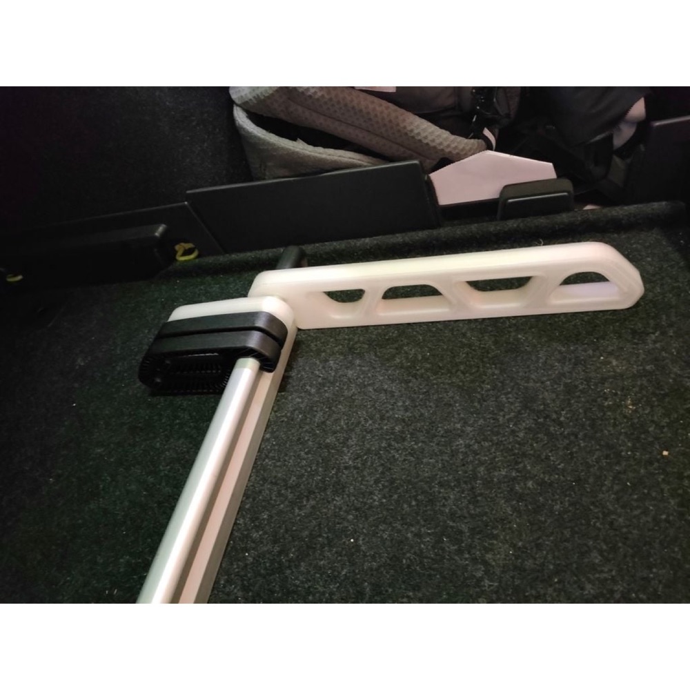 Skoda Octavia NX Bagaj Bölücü Seperatör Aparatı (30 cm)