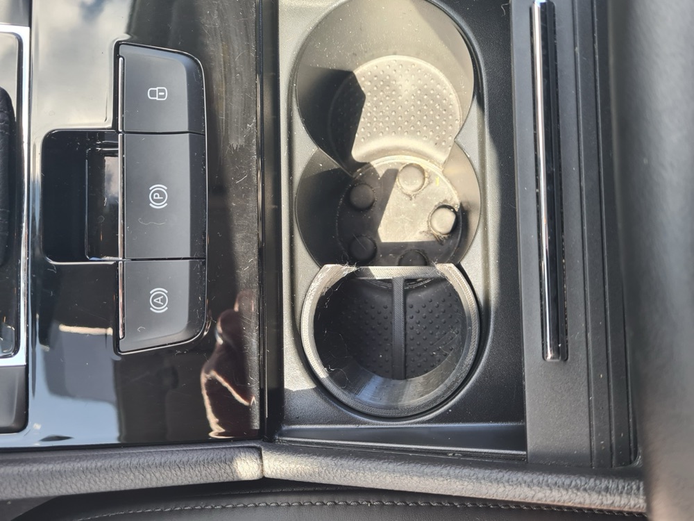 Skoda Superb Bardaklık Sıkıştırıcı Aparat