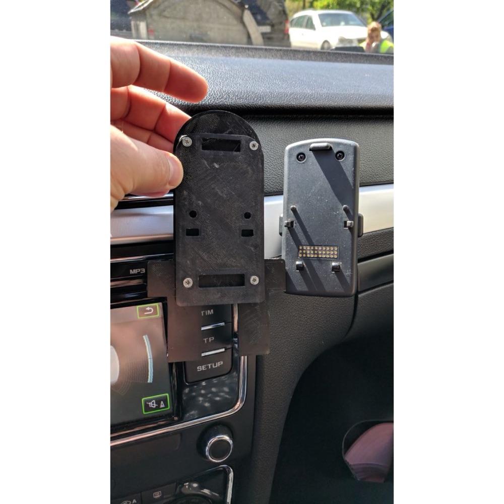 Skoda Superb Orijinal Telefon Tutucu Dönüştürücü Aparat görsel 2