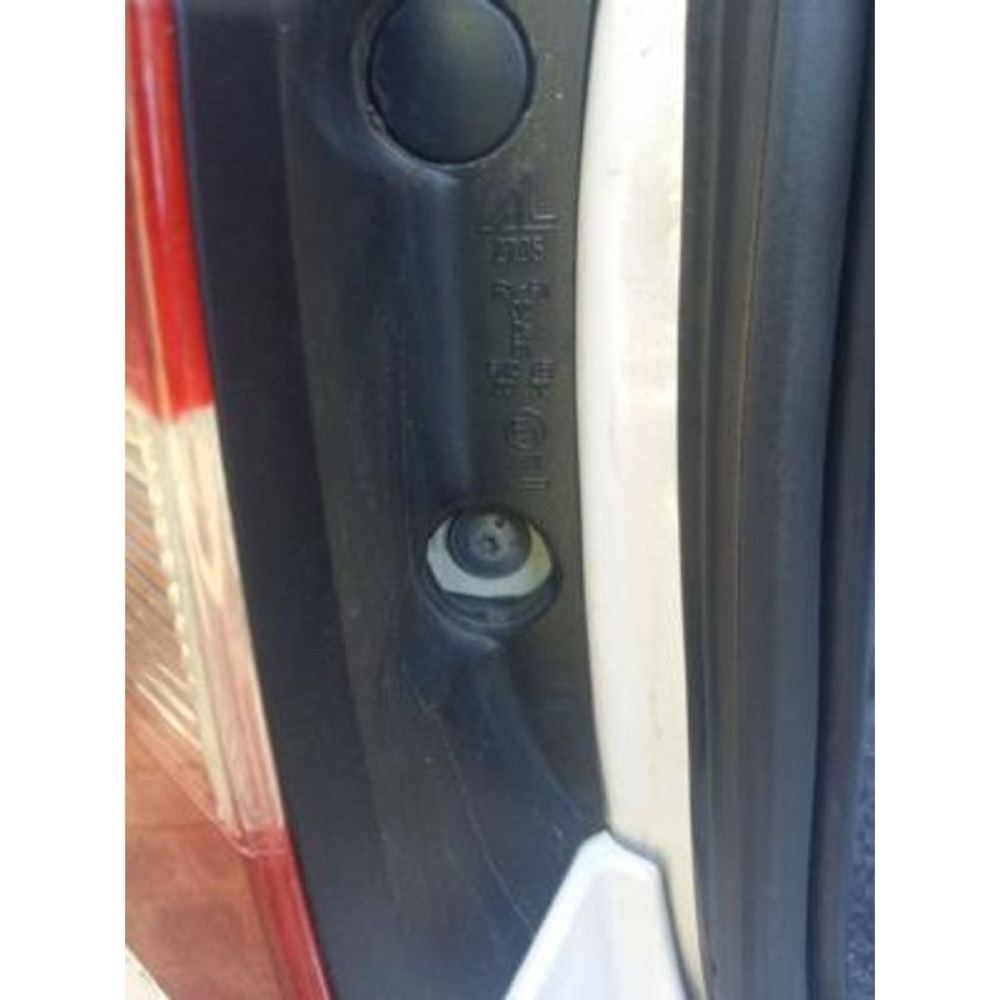 Skoda Superb ve VW Touareg Stop Lambası Klipsi / Tapası