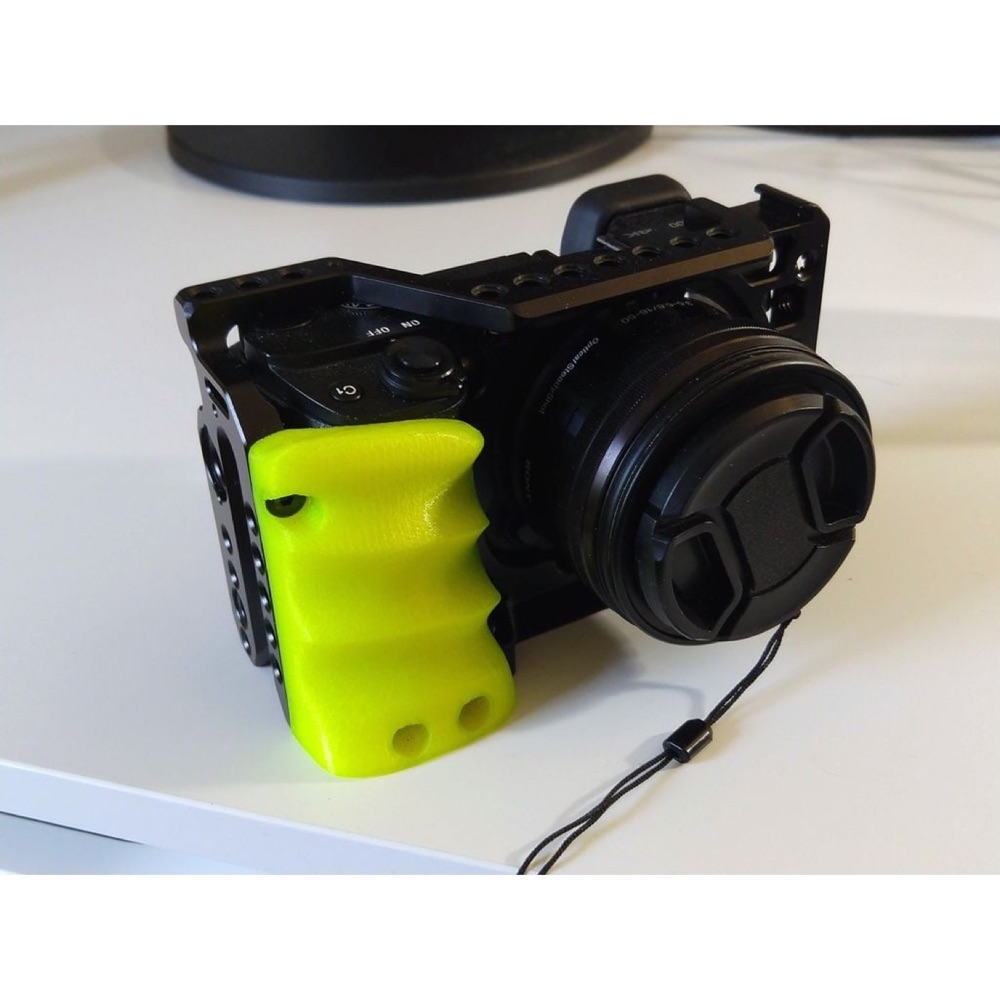 Sony a6000/a6300/a6400 için Ergonomik Kafes Tutamağı (SmallRig Uyumlu)
