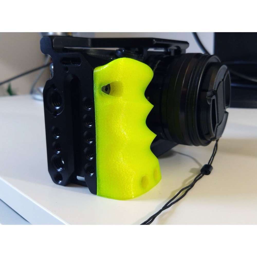 Sony a6000/a6300/a6400 için Ergonomik Kafes Tutamağı (SmallRig Uyumlu) görsel 2