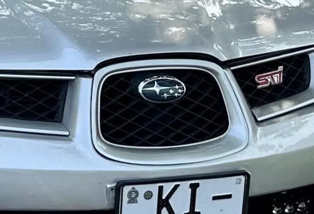 Subaru Impreza Ön Izgara Çerçevesi