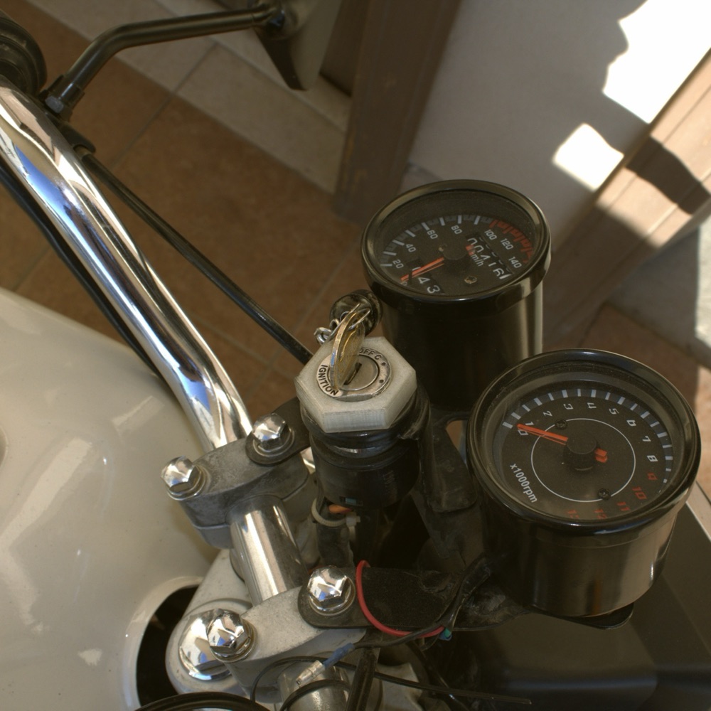 Suzuki AX100 kontak somunu görsel 2