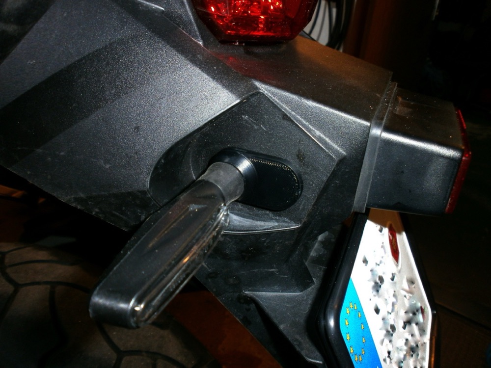 Suzuki DL1000 Sinyal Adaptörü görsel 2