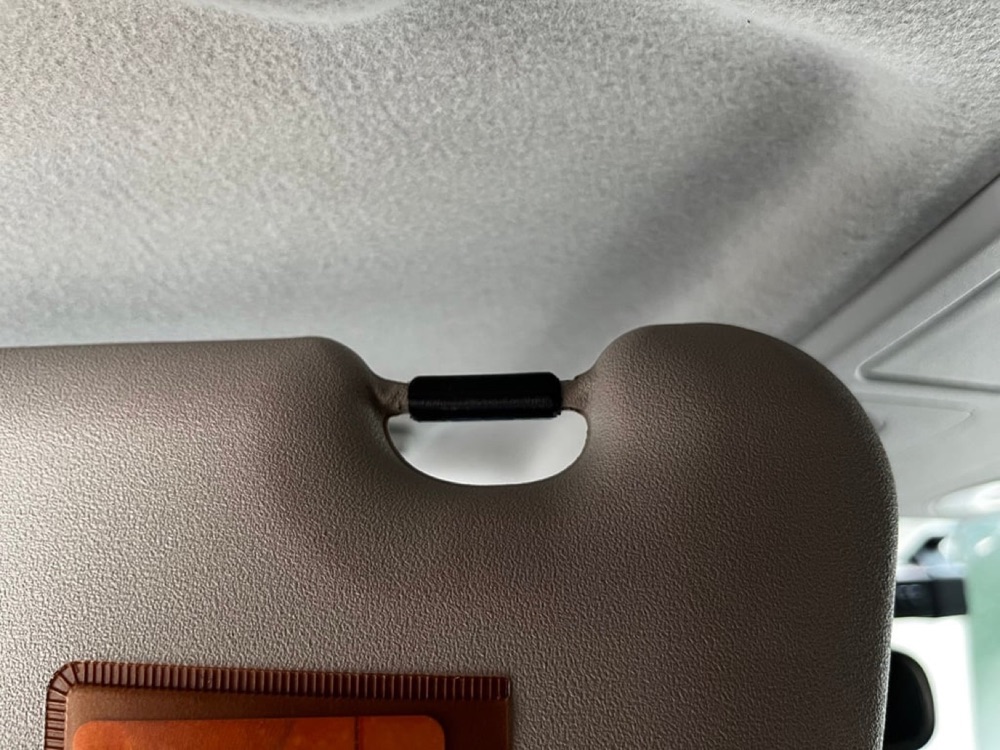 Suzuki Grand Vitara güneşlik klipsi