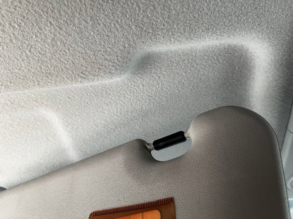 Suzuki Grand Vitara güneşlik klipsi görsel 2