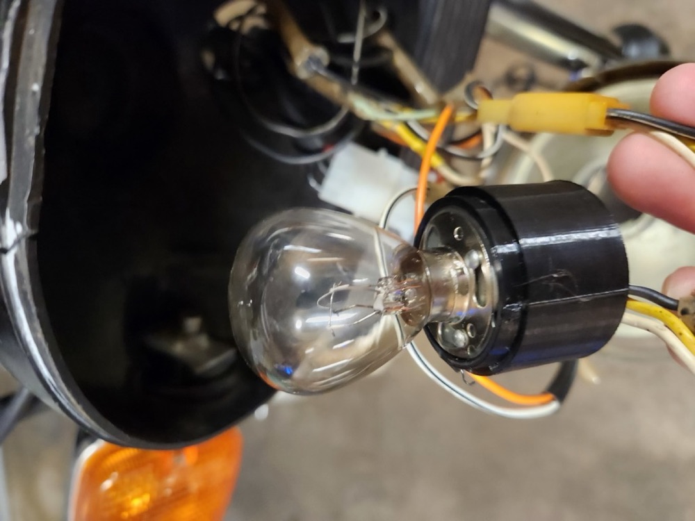 Suzuki GSX Koito far ampul yuvası