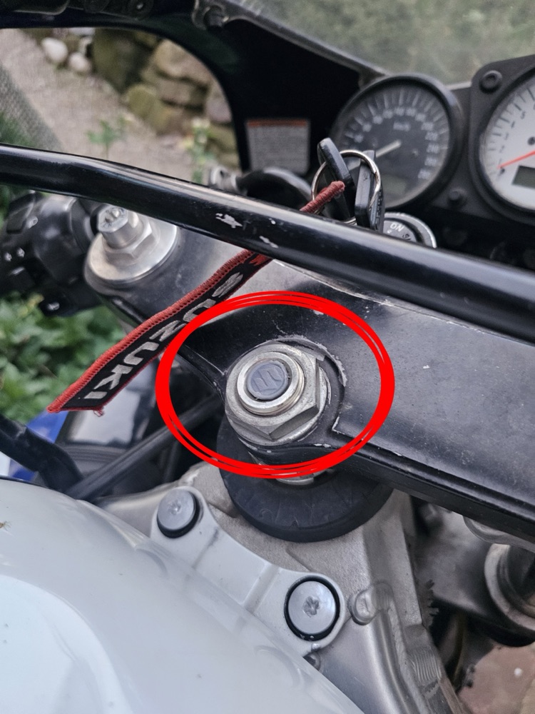 Suzuki GSX-R direksiyon kapağı
