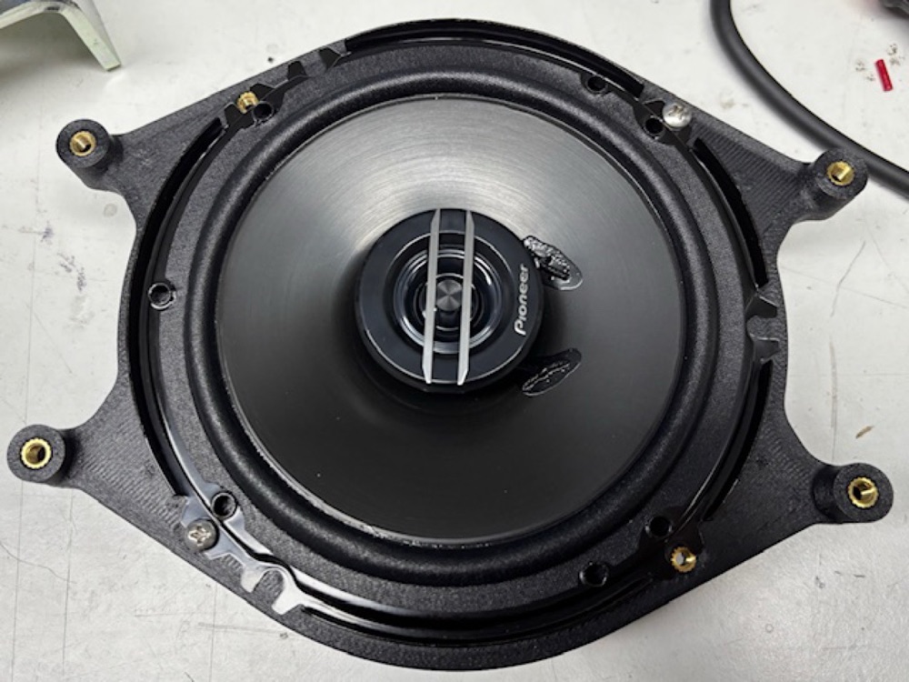 Suzuki Jimny arka hoparlör adaptörü JB74 Pioneer 6.5" uyumlu