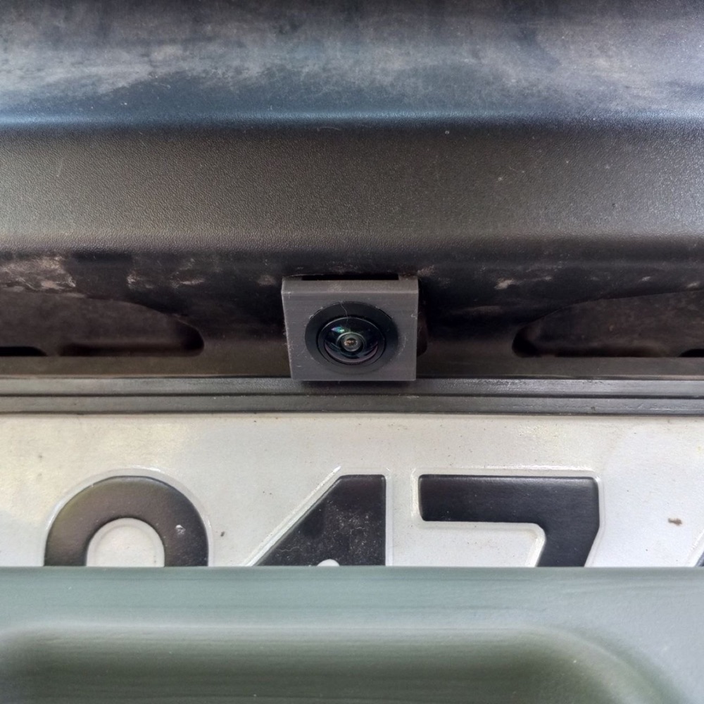 Suzuki Jimny arka kamera tutucu