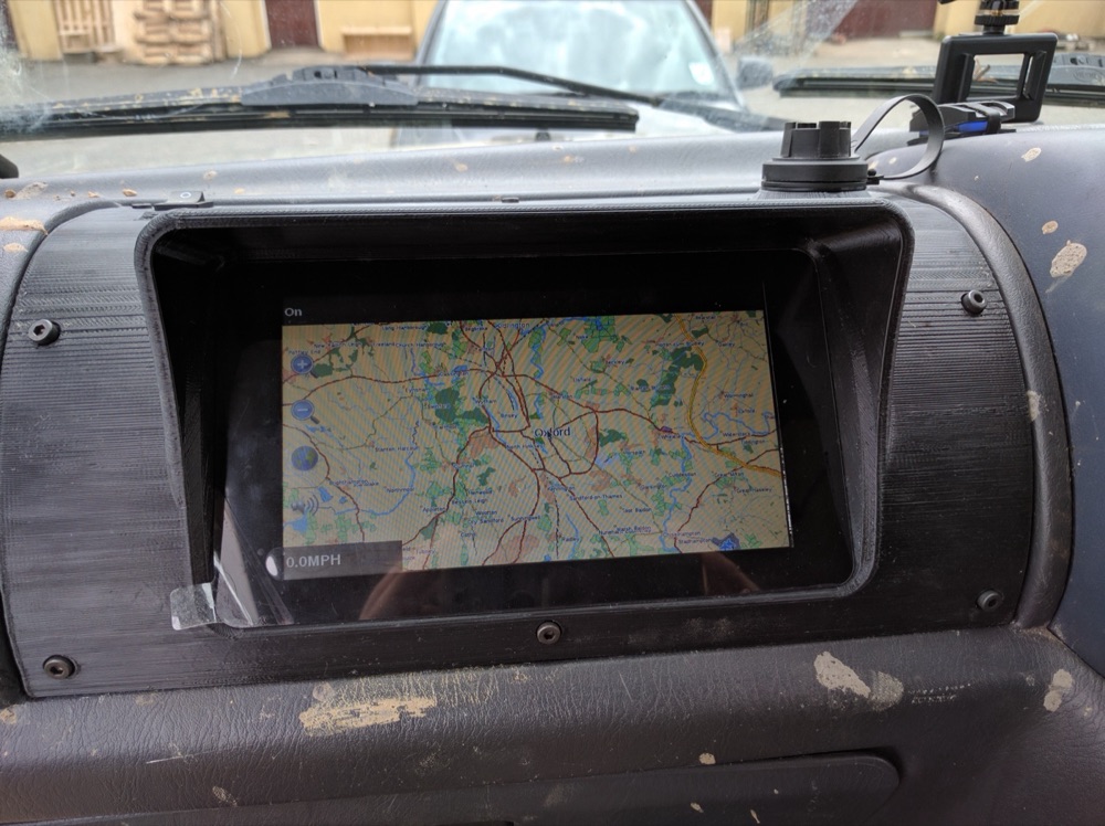 Suzuki Jimny gömme GPS paneli