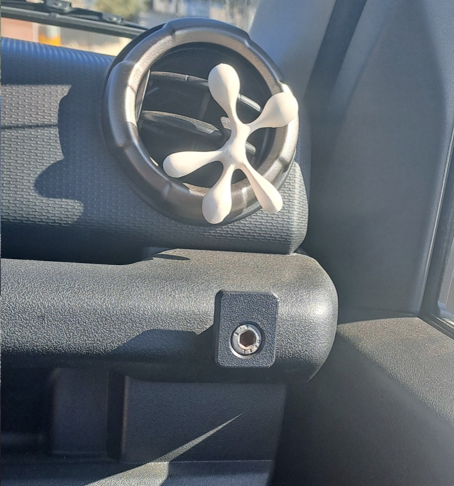 Suzuki Jimny kanca yuvası aparatı