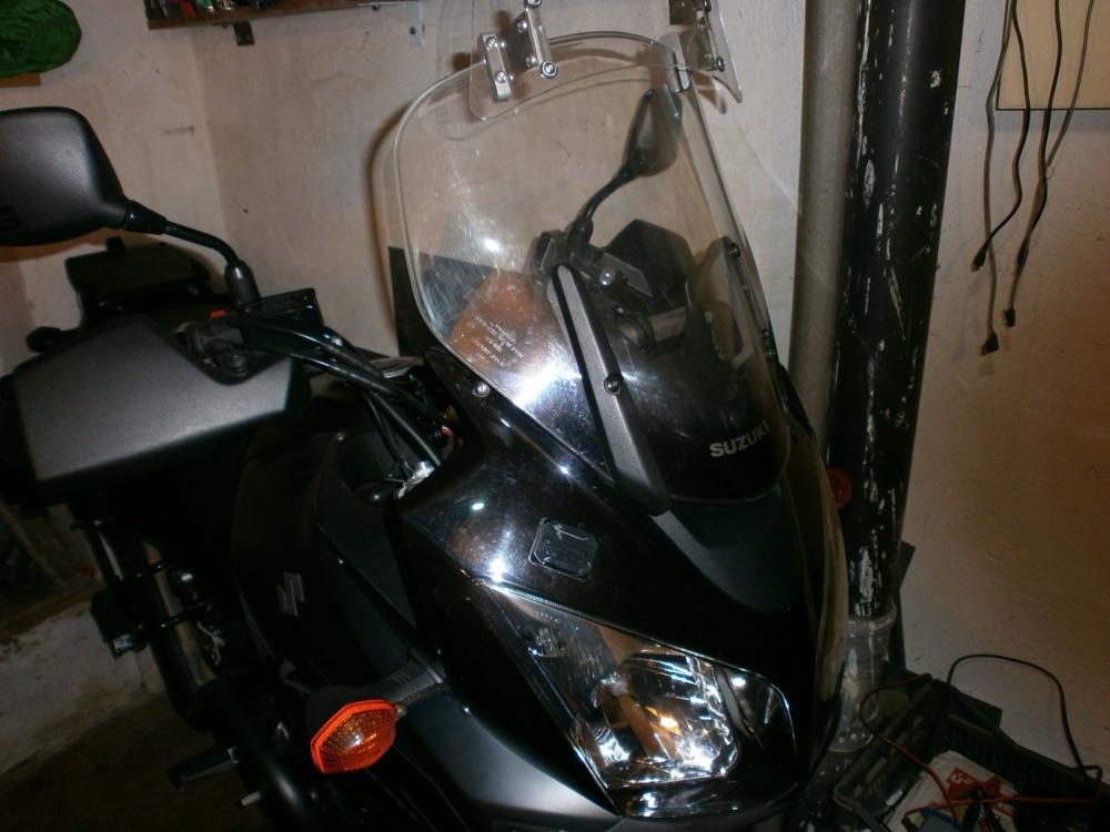 Suzuki ön cam bağlantı parçası 09161-05017