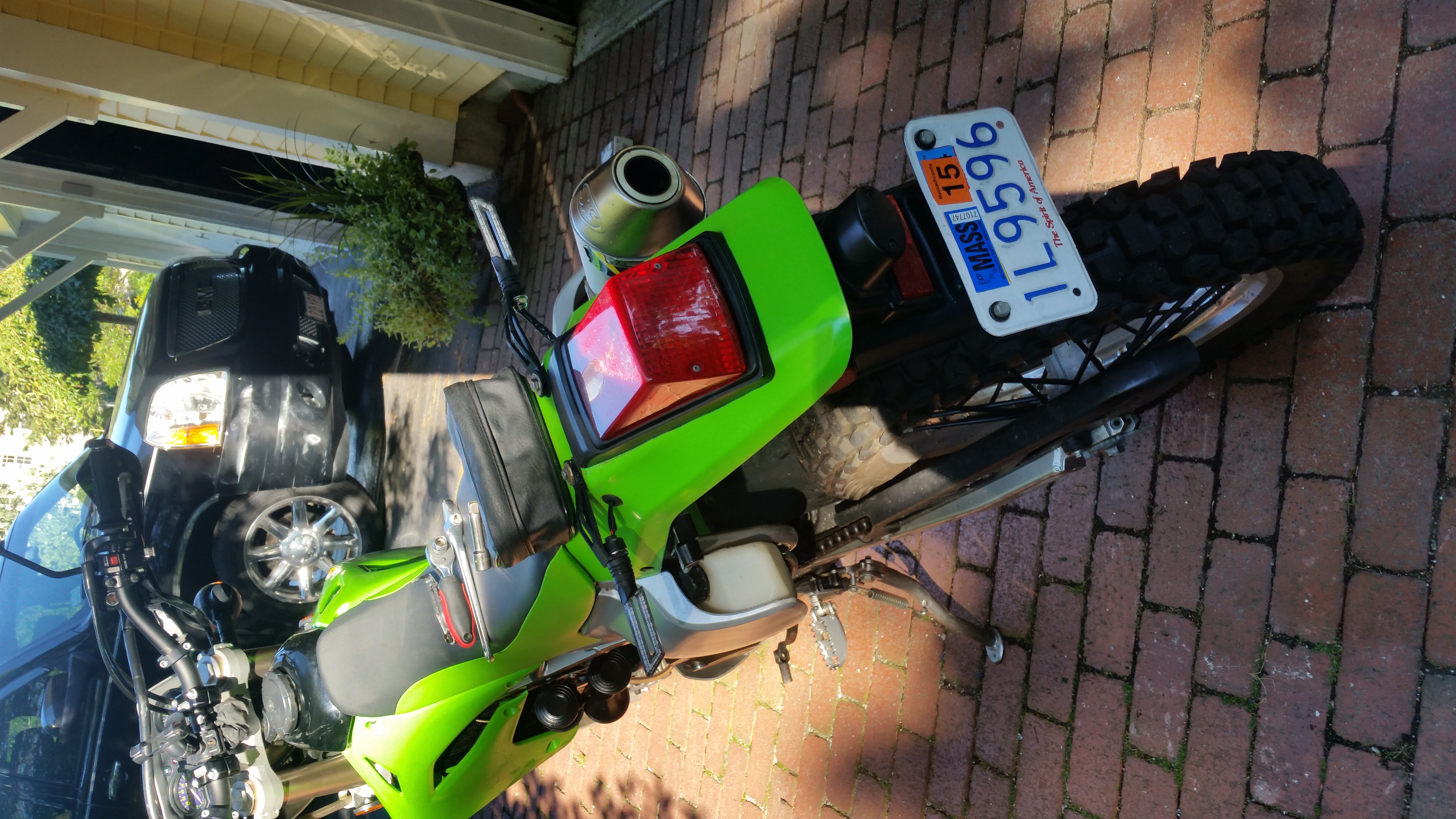 Kawasaki KLX250 Arka Rack Sokucu Braketi görsel 3