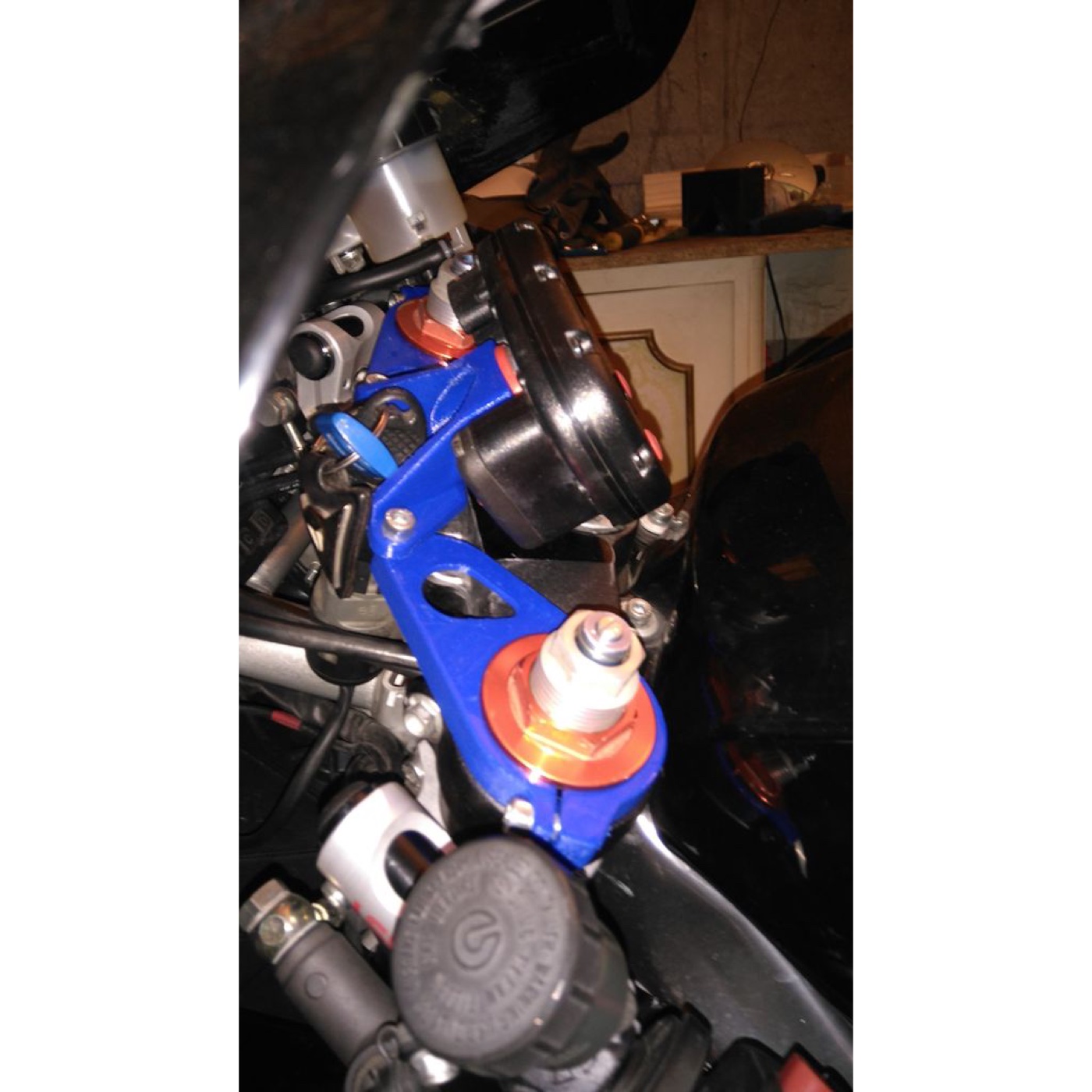 Aprilia RSV 1000 Gösterge Tutucu görsel 3
