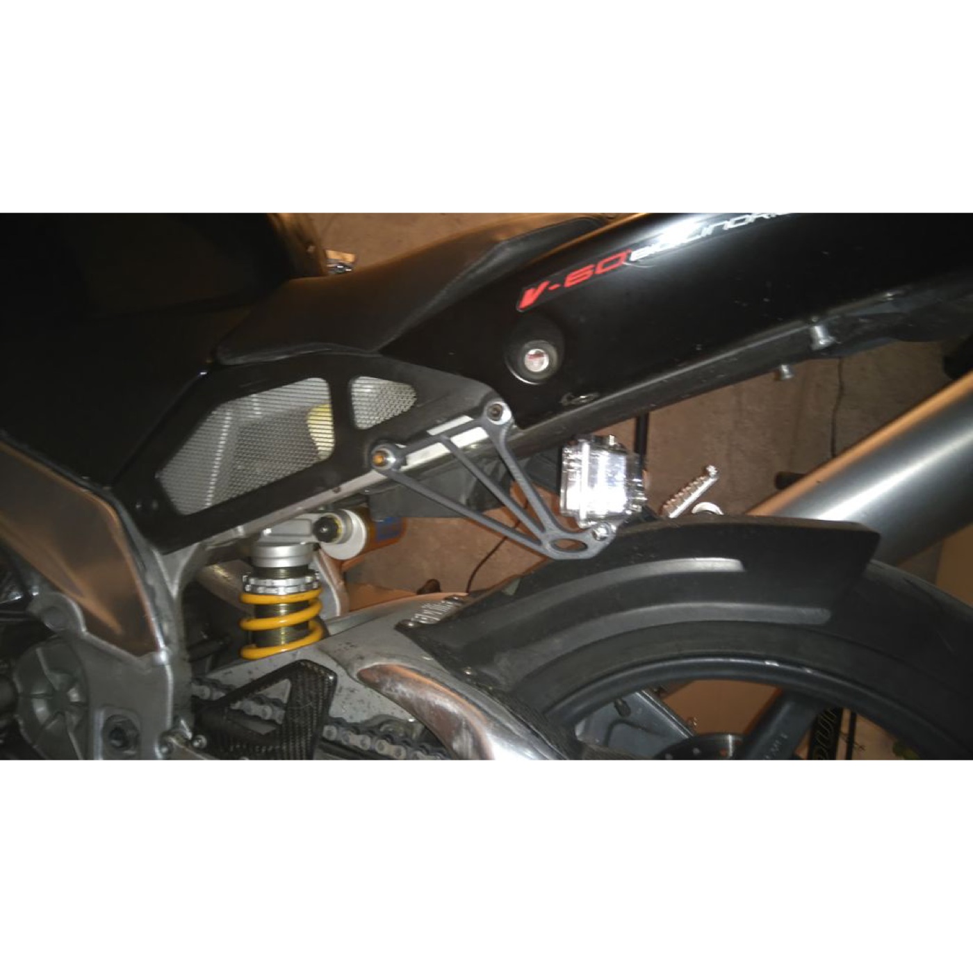 Aprilia RSV 1000 GoPro Tutucu (Arka)