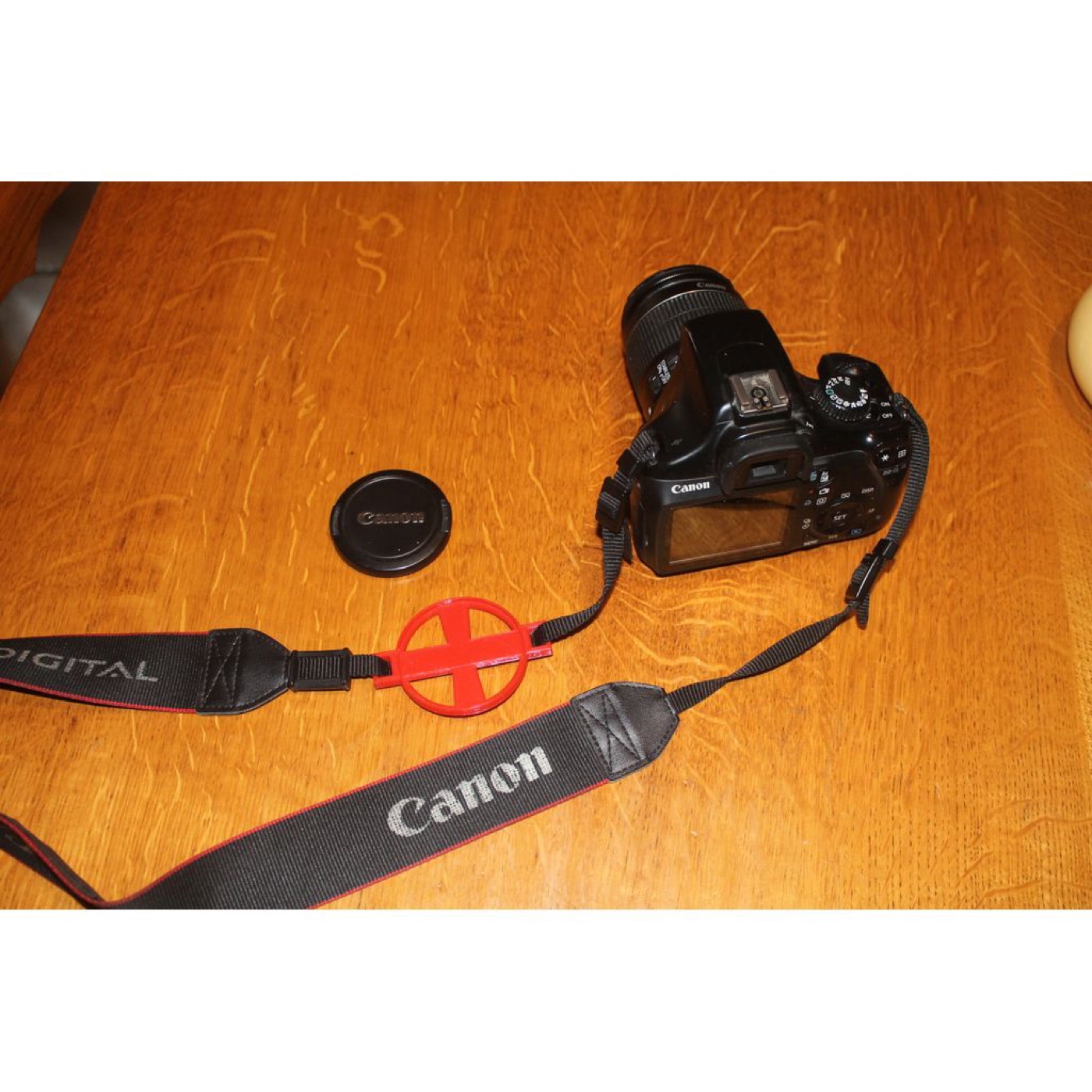 Canon Lensler için Çapraz Askı Tipi Lens Kapağı Tutucusu görsel 3