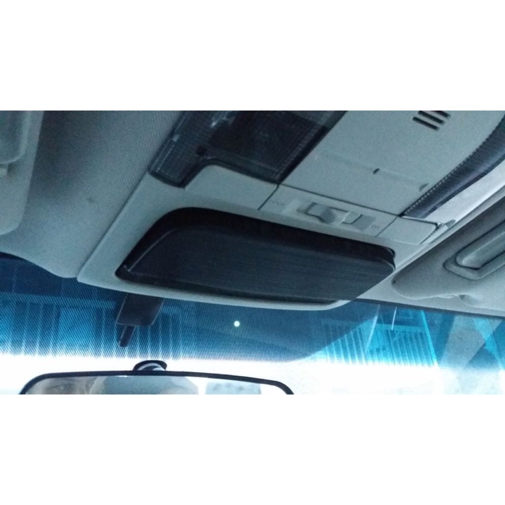 Subaru Legacy Uzatılmış Güneş Gözlüğü Tutucu görsel 2