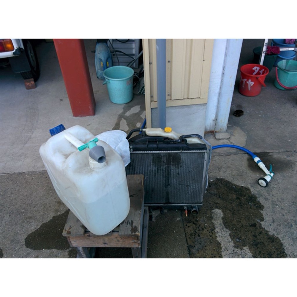 Nissan E25 Caravan radyatör adaptörü