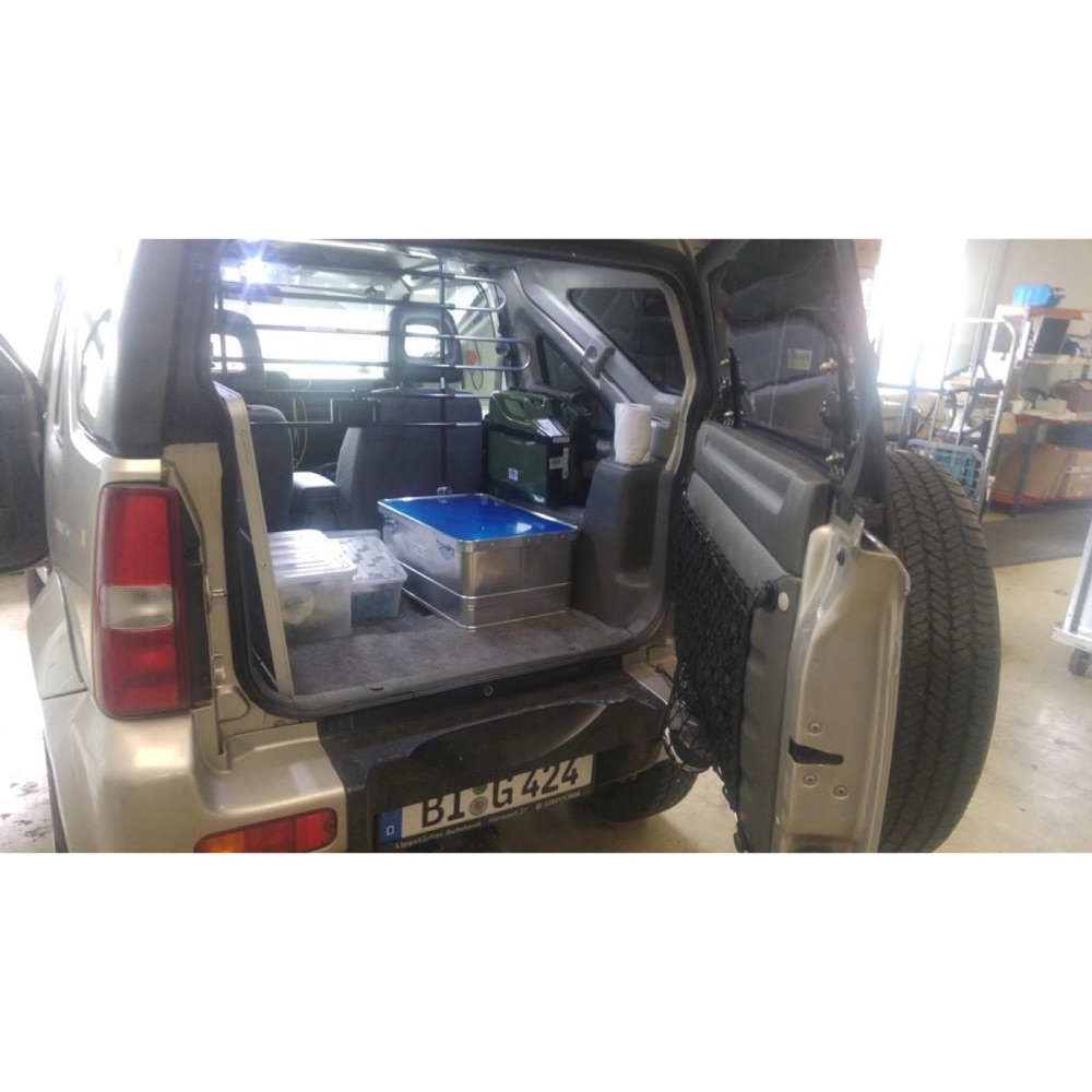 Suzuki Jimny Arka Koltuk Sökülünce Açılan Boşluk Kutusu görsel 4