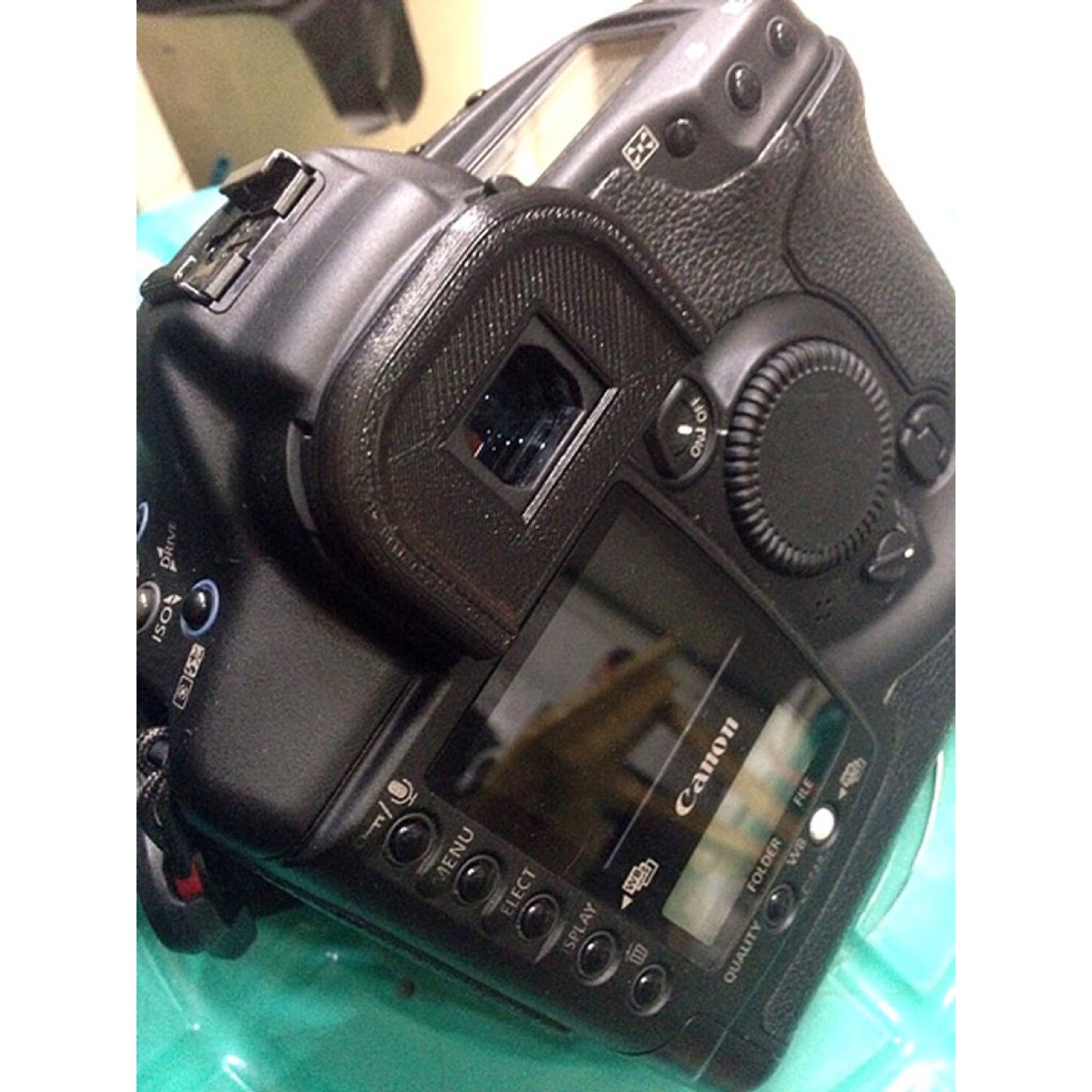 Canon 1D Serisi için İnce Profilli Vizör Göz Siperi görsel 3
