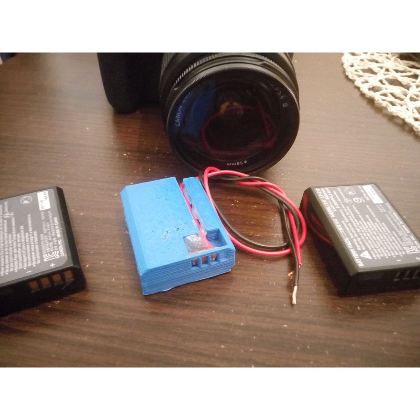Canon LP-E10 Formunda Sahte Pil (Dummy Battery) görsel 4