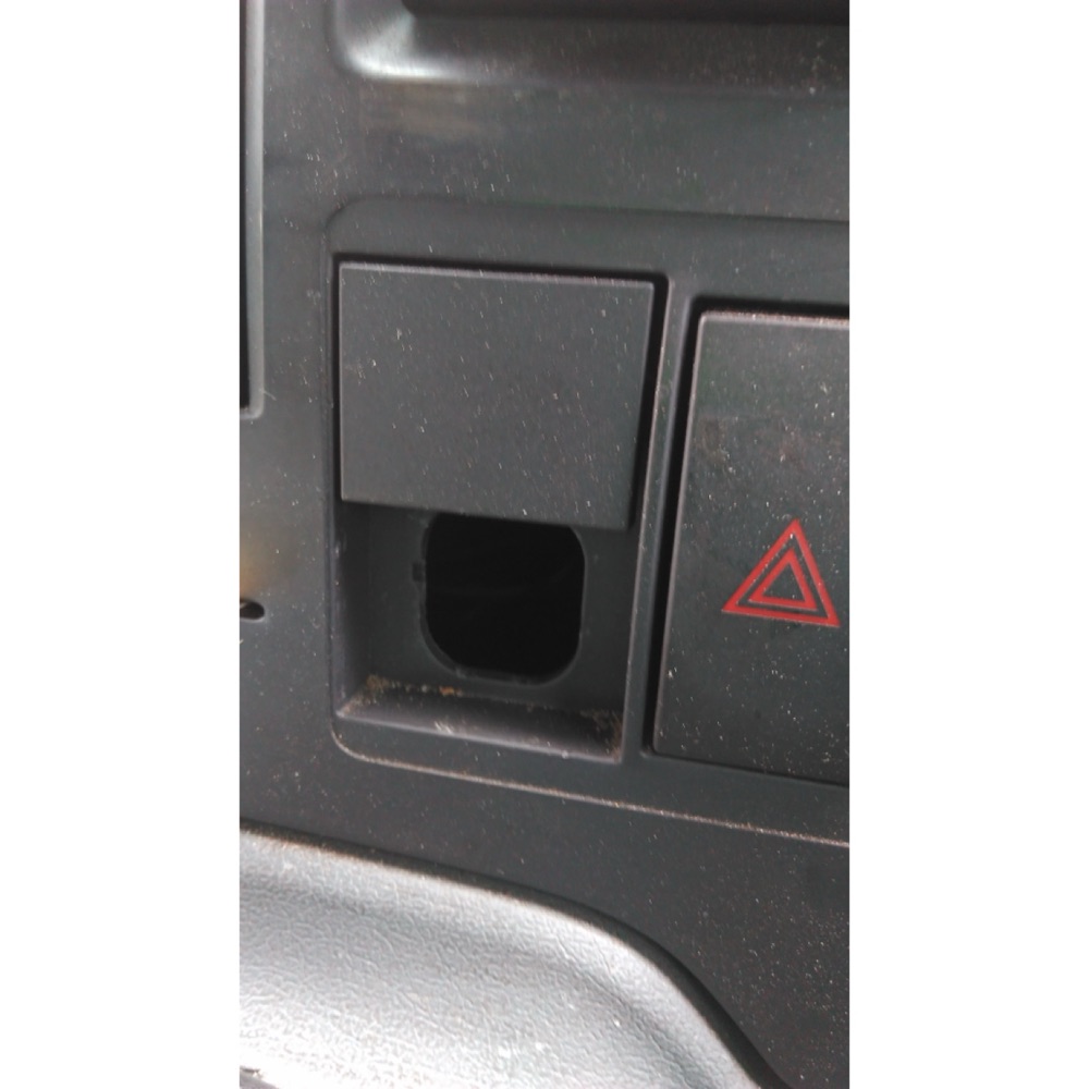 Ford Transit Gösterge Panosu Telefon Tutucusu görsel 2