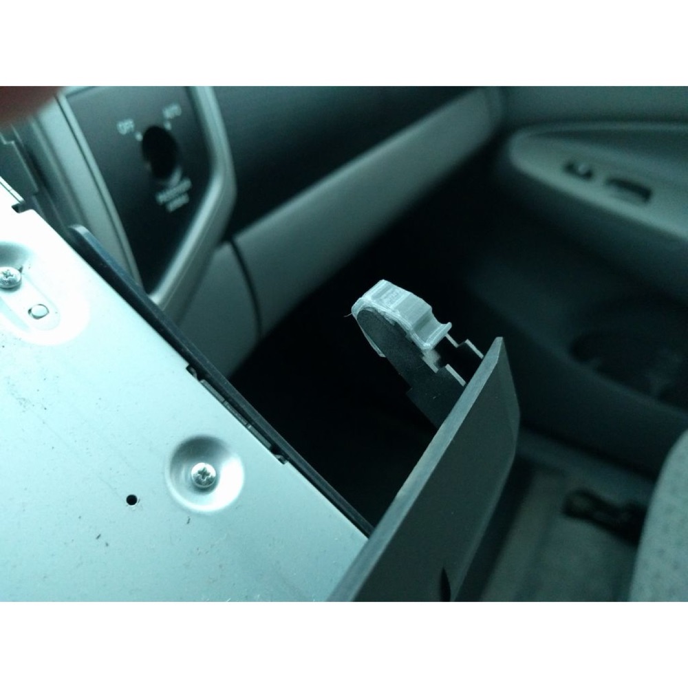 Toyota Tacoma 2. Nesil Head Unit Trim Klipsi