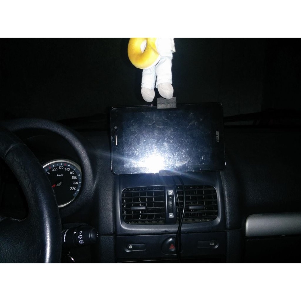 Renault Clio 2 Telefon ve Tablet Tutucu görsel 2