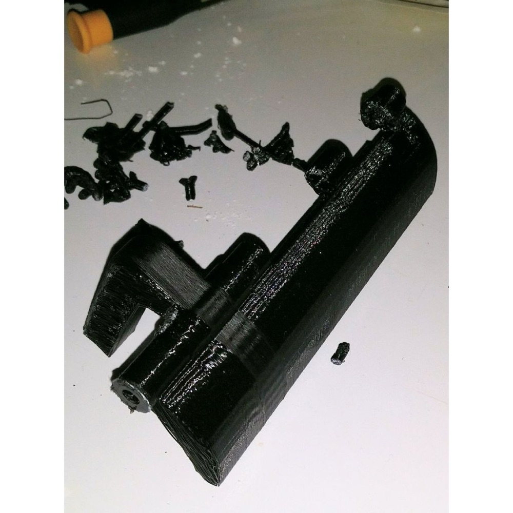 Toyota Previa arka bagaj kolu
