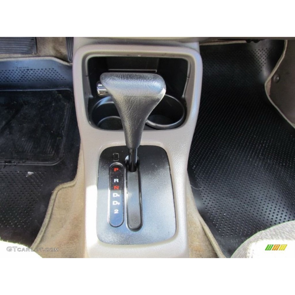 Honda Civic otomatik vites kolu düğmesi görsel 3