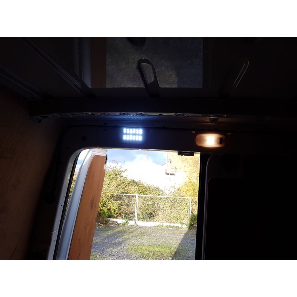 Arka Kapı Üst Işık Boşluğu Adaptörü (Mercedes Sprinter) görsel 3