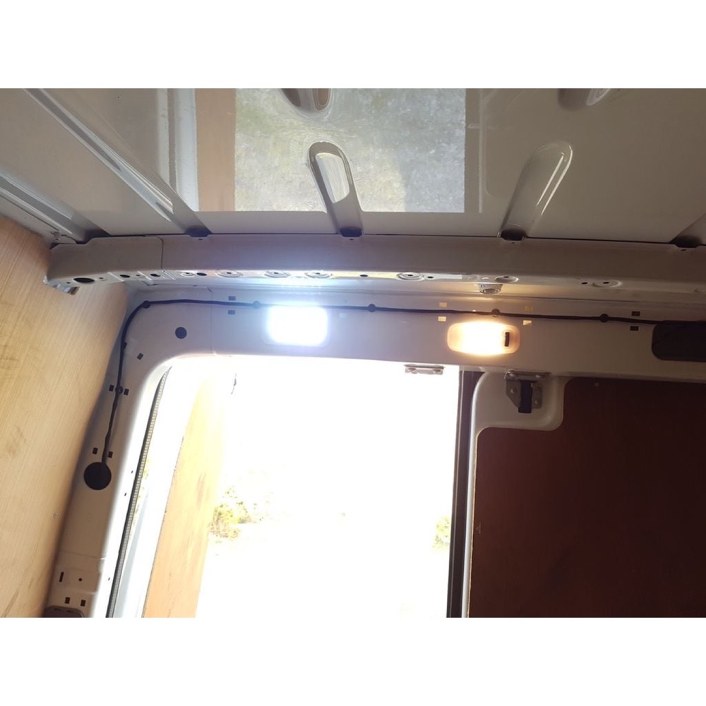 Arka Kapı Üst Işık Boşluğu Adaptörü (Mercedes Sprinter) görsel 4